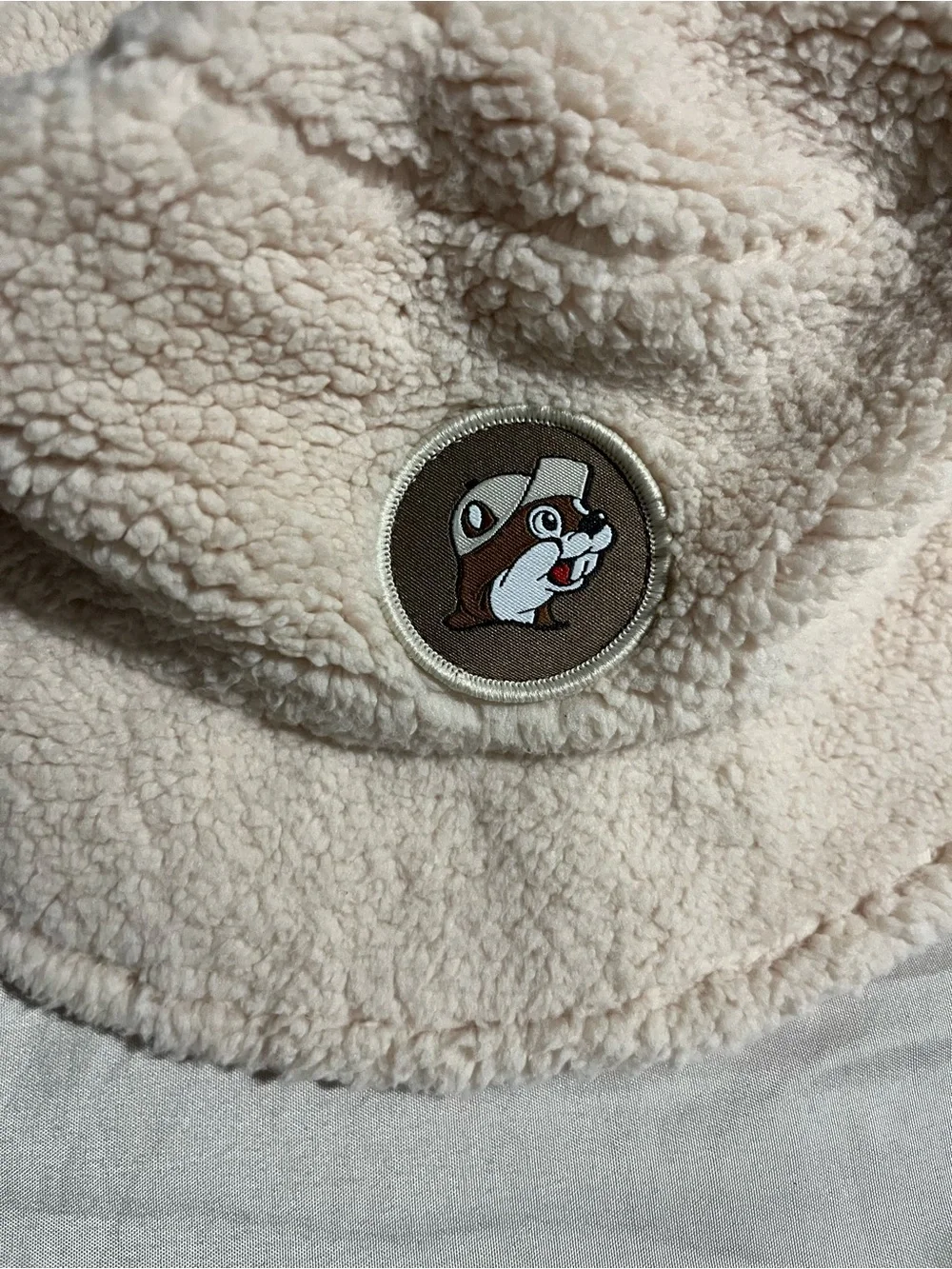 Buc-ee Cozy Cream Sherpa Kids Bucket Hat with Character Catch New with Tags